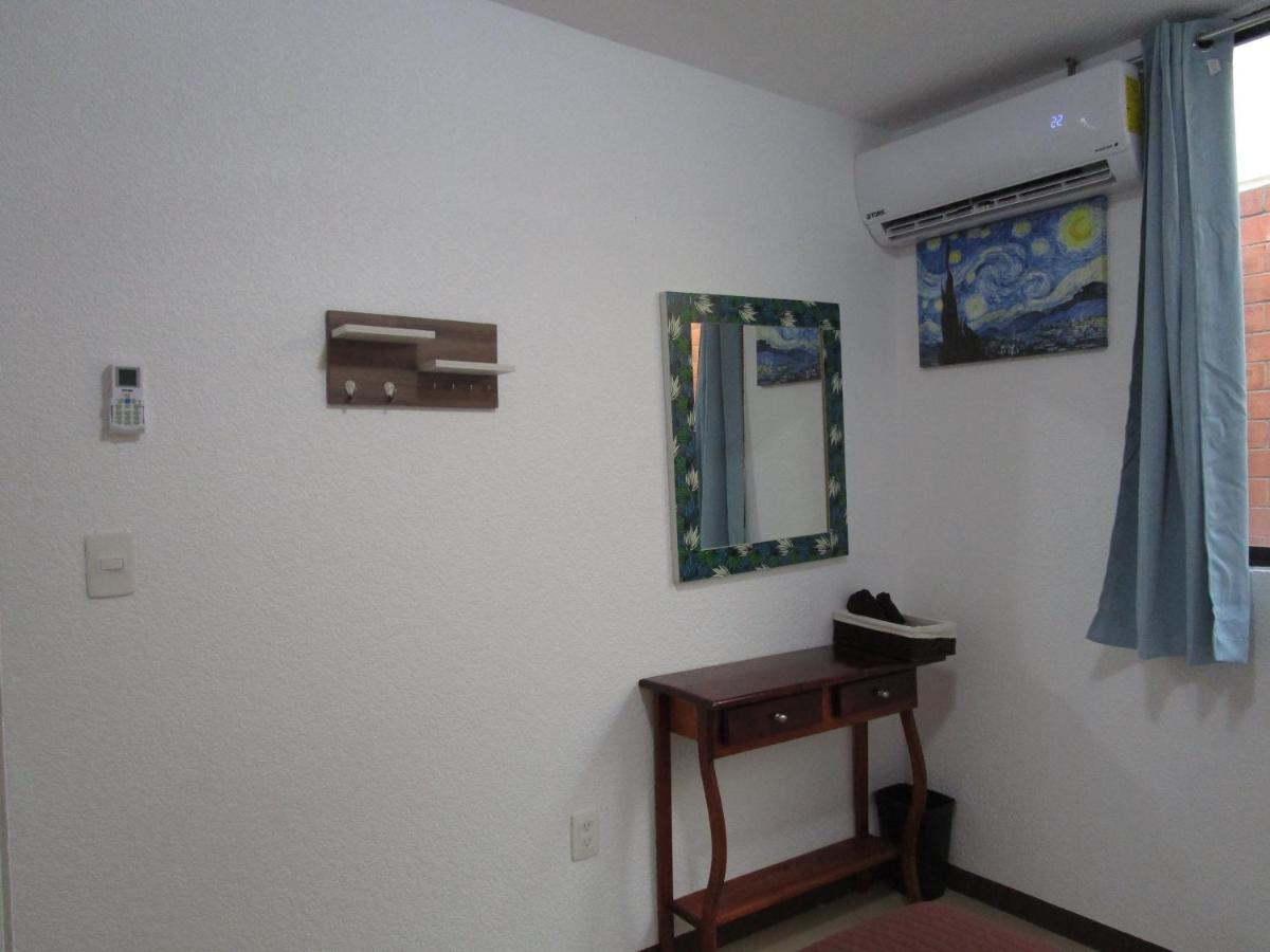 Preciosa Casa Palmera En Cuernavaca Con Alberca, Wifi, Tv Y Cocina Para Fin De Semana, Descanso, Vacaciones O Home Office Emiliano Zapata  외부 사진